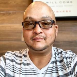 Meet your Posher, Dennis